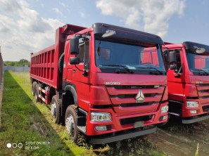 Самосвал HOWO 8x4 ZZ3407S3867E